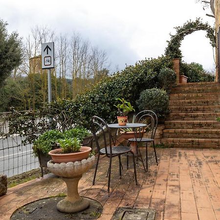 Enchanting Flat With Patio In Abbadia A Isola Monteriggioni Zewnętrze zdjęcie