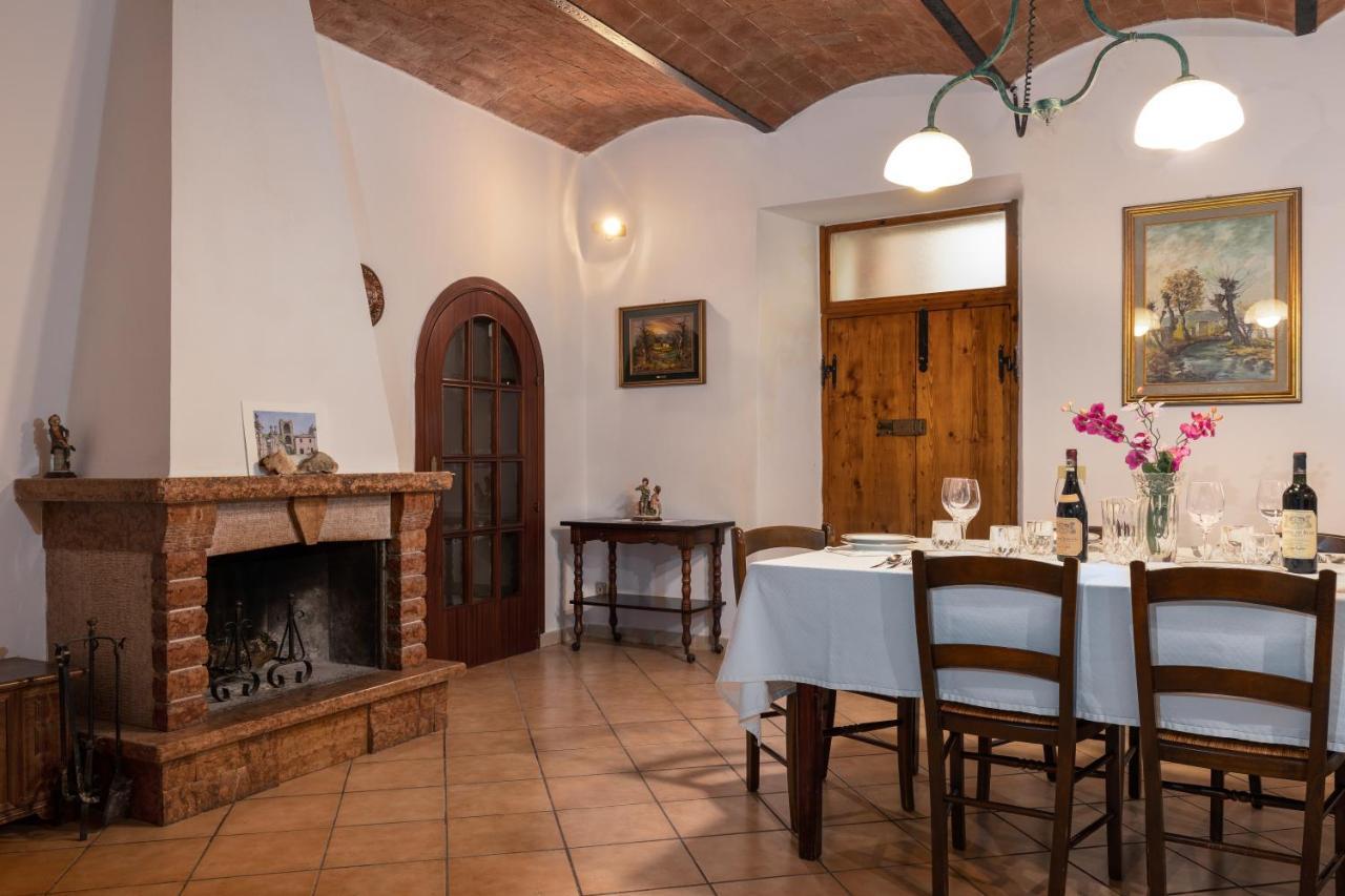 Enchanting Flat With Patio In Abbadia A Isola Monteriggioni Zewnętrze zdjęcie