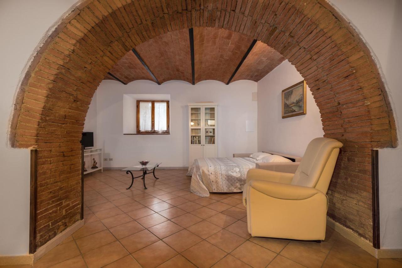 Enchanting Flat With Patio In Abbadia A Isola Monteriggioni Zewnętrze zdjęcie