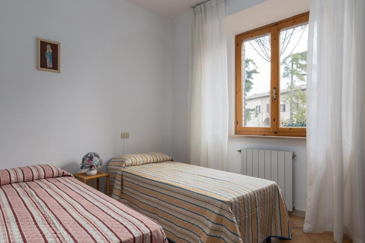 Enchanting Flat With Patio In Abbadia A Isola Monteriggioni Zewnętrze zdjęcie